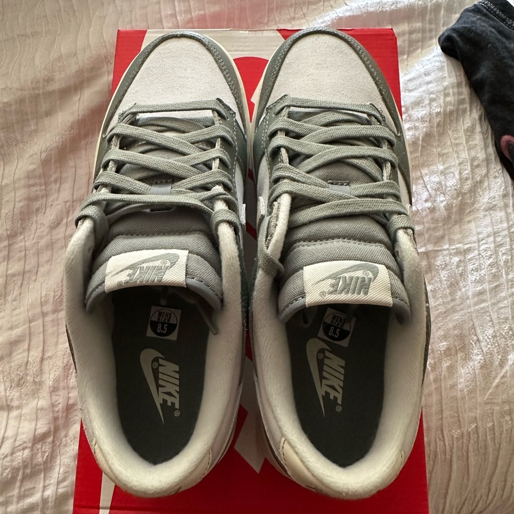 NEW UNWORN Nike dunk low retro mica green